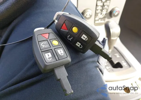 2006 Volvo S40 T5 z USA, uszkodzony, nr VIN YV1MS682262183879